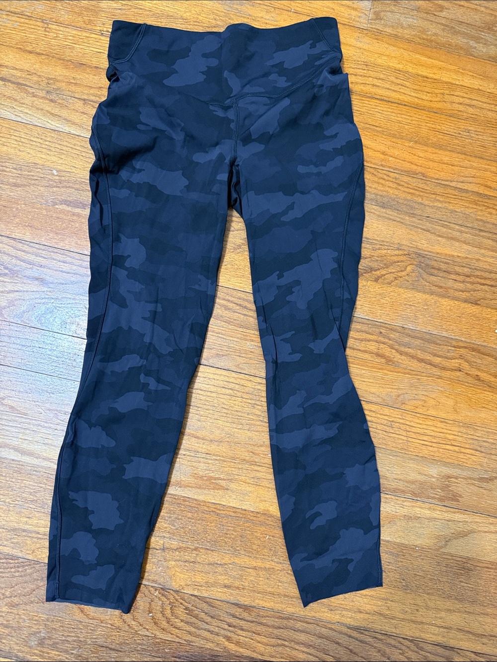 Lululemon Fast & Free 7/8 Black Camo Leggings